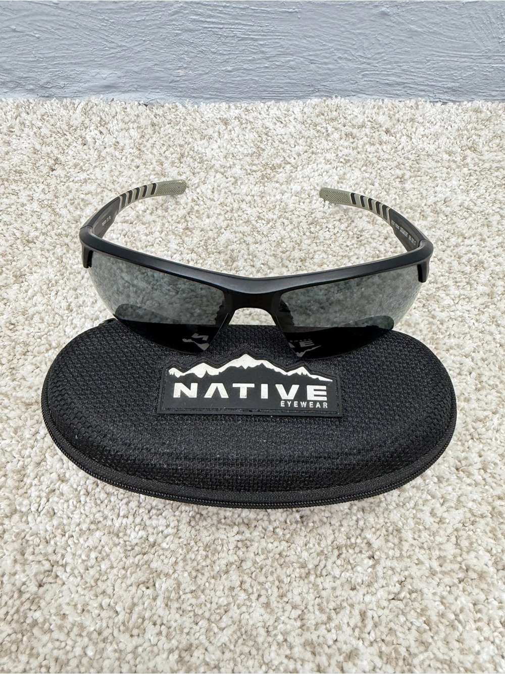 Native Eyewear Men's Catamount Polarized Sunglasses with Case